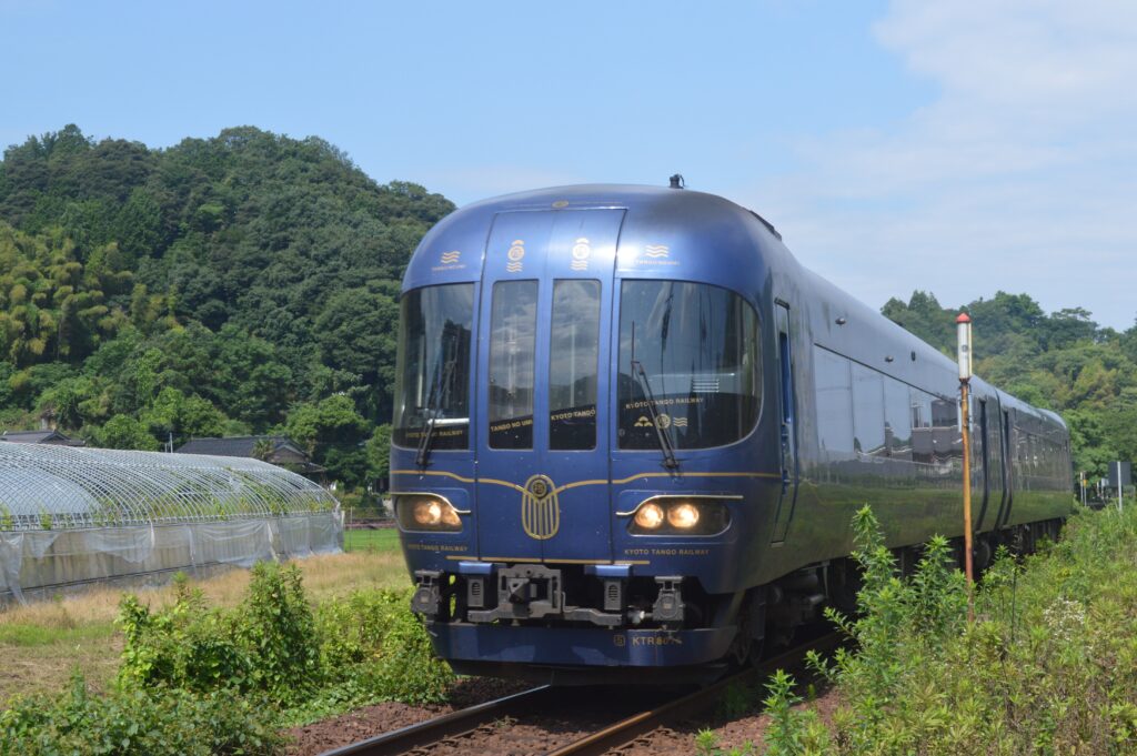 KTR_8000_series_in_Kitsu_Onsen_ac-1024x681 JR西日本 年末年始の臨時列車情報公開!!